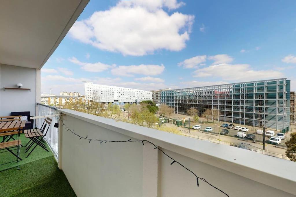 Hotel Le Central - Chambre Privative Avec Salon Et Terrasse Privee Toulouse Exterior foto